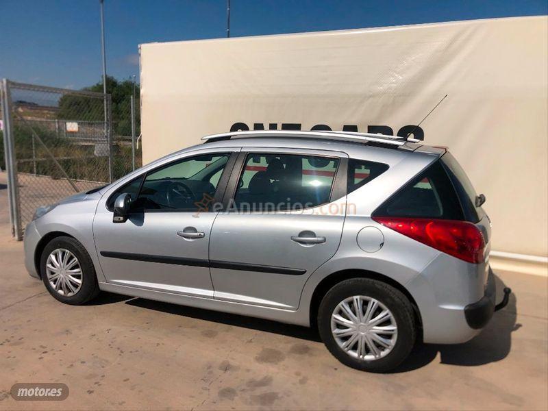 Peugeot 207 SW Confort 1.4 VTi 16v 95 de 2010 con 119.000 Km por 5.450 EUR. en Malaga