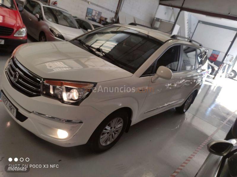 Ssangyong Rodius eXdi Limited de 2014 con 198.000 Km por 11.300 EUR. en Madrid