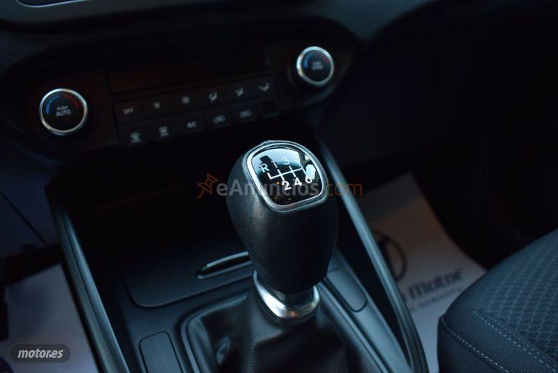 Kia Carens 1.7 CRDi VGT 85kW115CV Concept EcoDyn de 2017 con 67.000 Km por 16.500 EUR. en Lugo