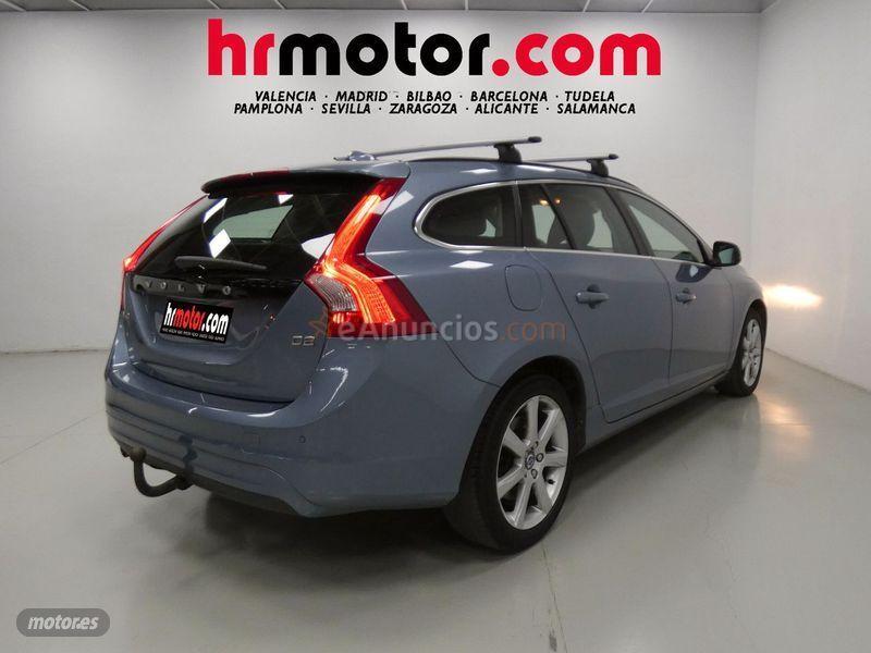 Volvo V 60 2.0 D2 Momentum de 2017 con 132.893 Km por 14.920 EUR. en Madrid