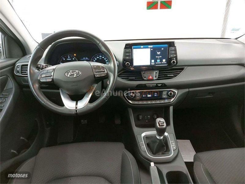Hyundai i30 CW 1.6 CRDi 81kW 110CV Tecno de 2018 con 62.000 Km por 16.550 EUR. en Madrid