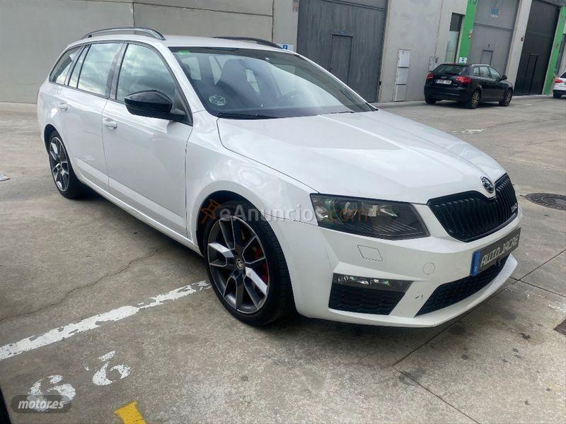 Skoda Octavia Combi 2.0 TDI CR 184cv RS de 2015 con 108.000 Km por 18.990 EUR. en Valladolid