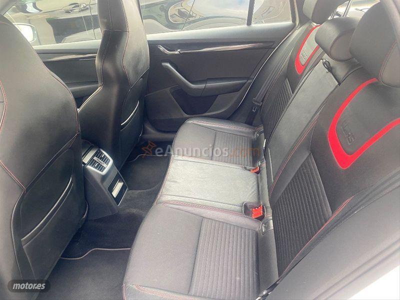 Skoda Octavia Combi 2.0 TDI CR 184cv RS de 2015 con 108.000 Km por 18.990 EUR. en Valladolid