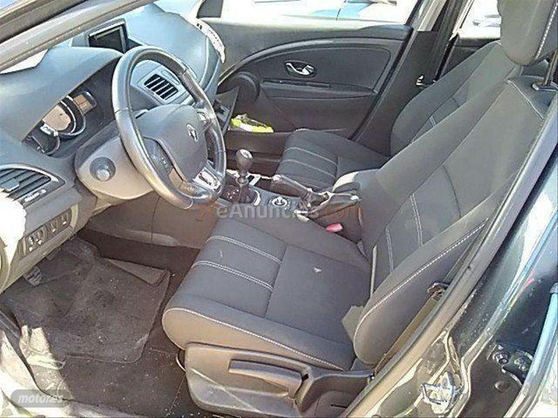 Renault Megane Sp. Tourer Bose En. dCi 81kW 110CV de 2017 con 159.000 Km por 9.900 EUR. en Navarra