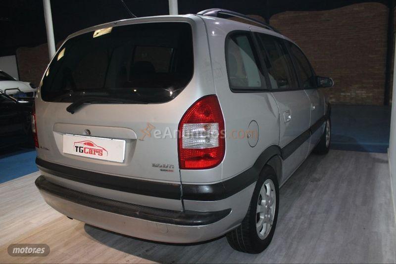 Opel Zafira 2.0 Dti 16v Blue Line de 2004 con 180.000 Km por 1.990 EUR. en Barcelona