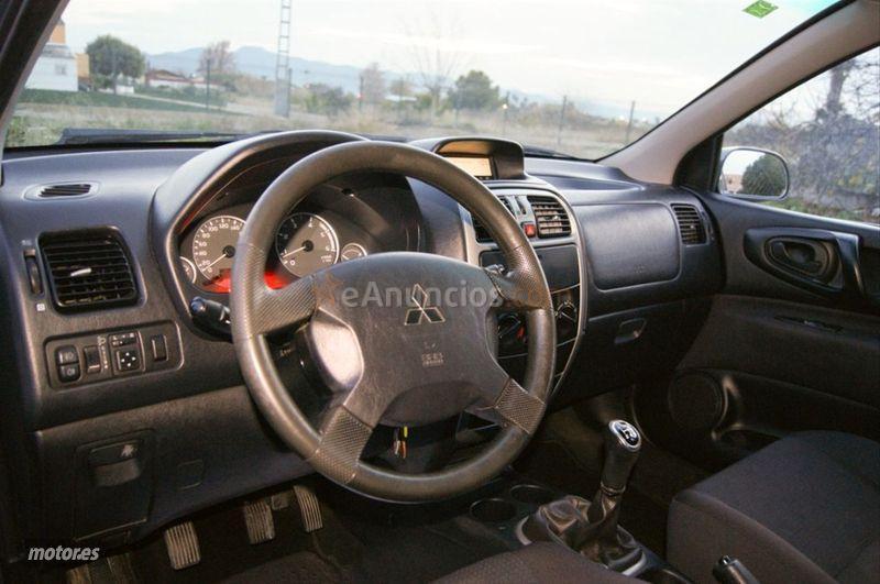 Mitsubishi Space star 1.9 DID Plus de 2006 con 225.800 Km por 2.200 EUR. en Murcia