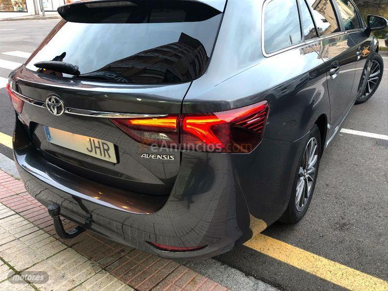 Toyota Avensis 2.0 150D ADVANCE TS de 2015 con 125.000 Km por 13.950 EUR. en Asturias