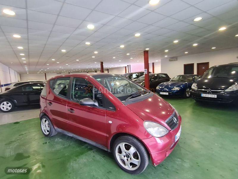 Mercedes Clase A A 160 CLASSIC de 2000 con 299.000 Km por 1.500 EUR. en Asturias