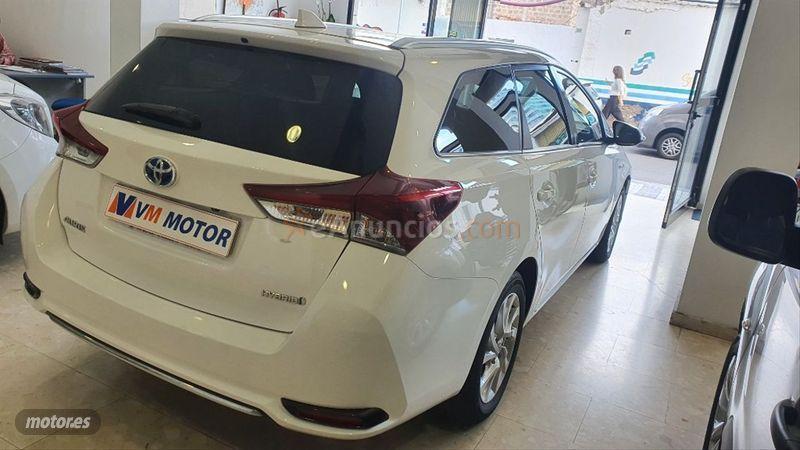 Toyota Auris 1.8 140H Advance Touring Sports de 2018 con 71.000 Km por 15.900 EUR. en Las Palmas