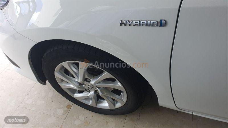 Toyota Auris 1.8 140H Advance Touring Sports de 2018 con 71.000 Km por 15.900 EUR. en Las Palmas