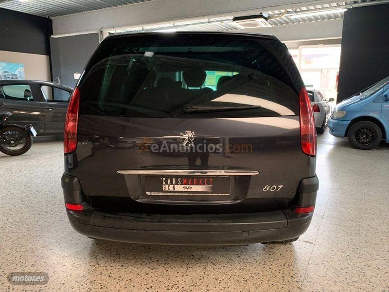Peugeot 807 ST 2.0 HDI de 2003 con 230.000 Km por 3.900 EUR. en Barcelona