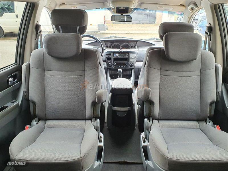 Ssangyong Rodius 270Xdi Limited de 2007 con 168.000 Km por 6.500 EUR. en Madrid