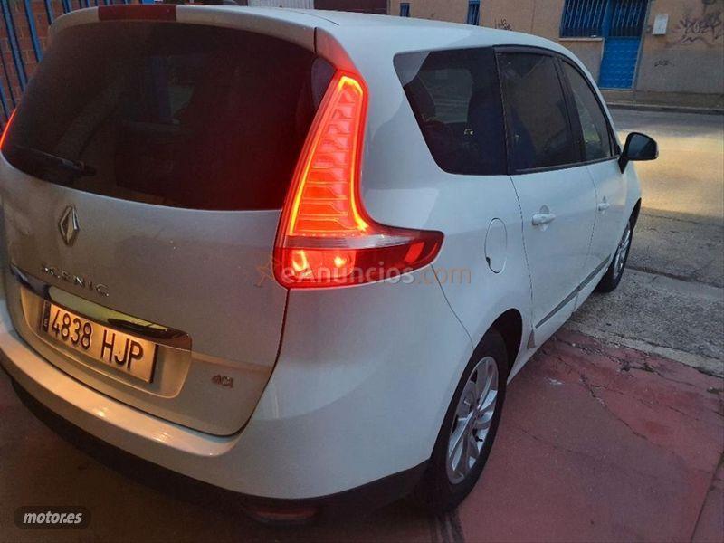 Renault Grand Scenic Dynamique Energy dCi 130 eco2 7p de 2012 con 135.000 Km por 11.999 EUR. en Madrid