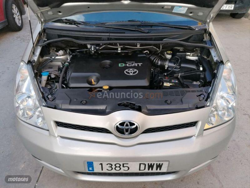 Toyota Corolla Verso 2.2 D4D 136cv Sol de 2006 con 115.000 Km por 5.600 EUR. en Salamanca