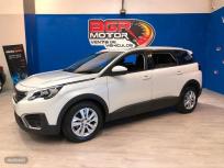 Peugeot 5008 Allure 1.6 BlueHDi 88KW 120CV de 2017 con 218.000 Km por 16.999 EUR. en Salamanca