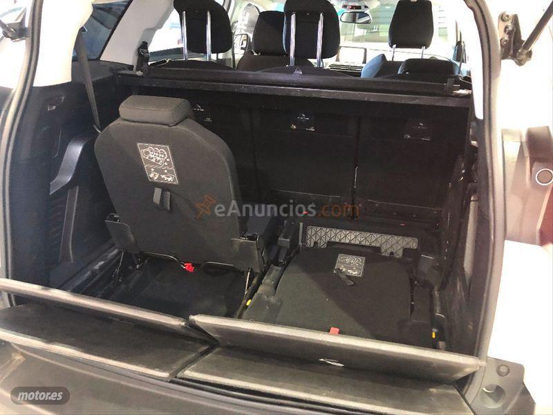 Peugeot 5008 Allure 1.6 BlueHDi 88KW 120CV de 2017 con 218.000 Km por 16.999 EUR. en Salamanca