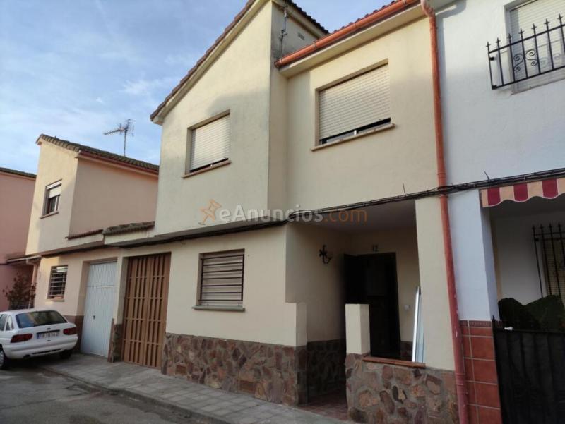 CHALET ADOSADO EN AJOFRIN