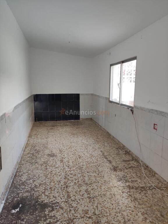 CHALET ADOSADO EN AJOFRIN