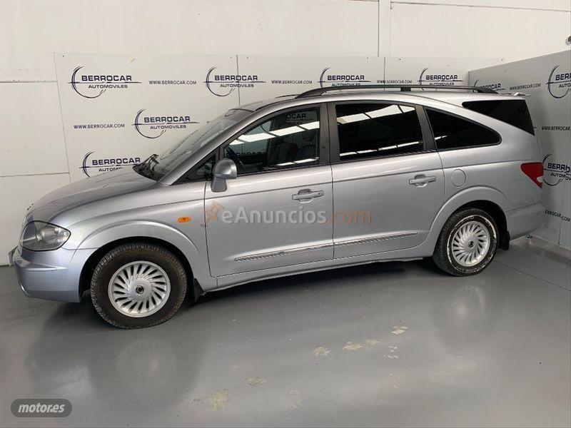 Ssangyong Rodius 270Xdi Limited de 2005 con 182.010 Km por 5.500 EUR. en Sevilla