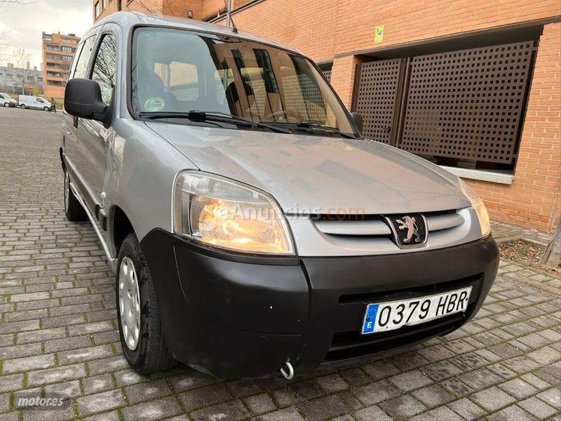 Peugeot Partner Tepee Active 1.6 HDi 92cv de 2011 con 202.000 Km por 4.999 EUR. en Madrid