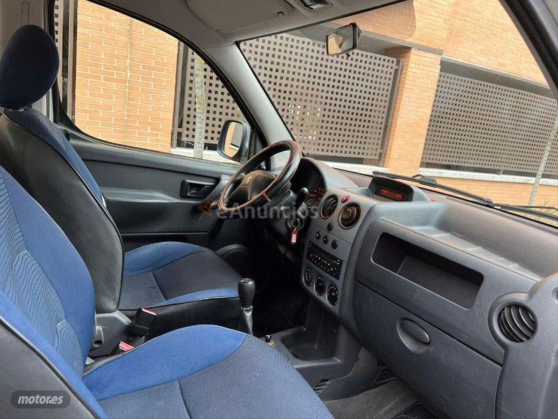 Peugeot Partner Tepee Active 1.6 HDi 92cv de 2011 con 202.000 Km por 4.999 EUR. en Madrid