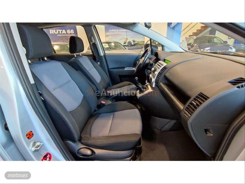 Mazda Mazda5 Active  CRTD de 2006 con 199.000 Km por 5.000 EUR. en Madrid