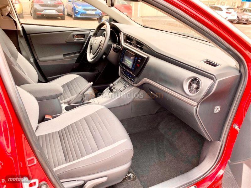 Toyota Auris 1.8 140H Feel EditionLED T.Sport de 2019 con 55.100 Km por 17.900 EUR. en Madrid