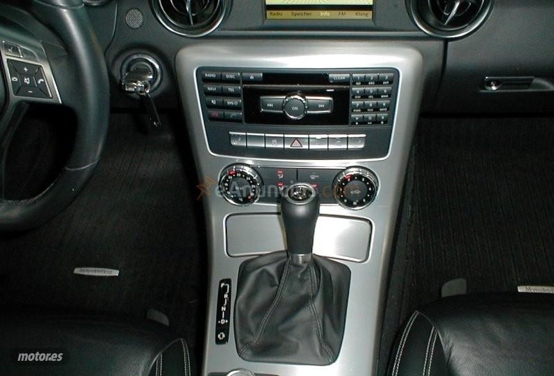 Mercedes Clase SLK 200 de 2012 con 43.000 Km por 23.990 EUR. en Tenerife