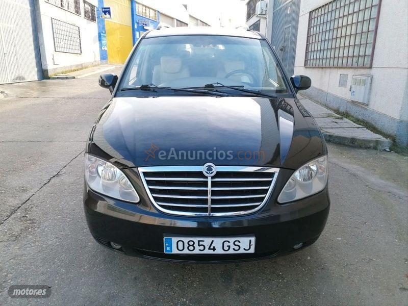 Ssangyong Rodius 270Xdi de 2009 con 110.000 Km por 6.900 EUR. en Salamanca