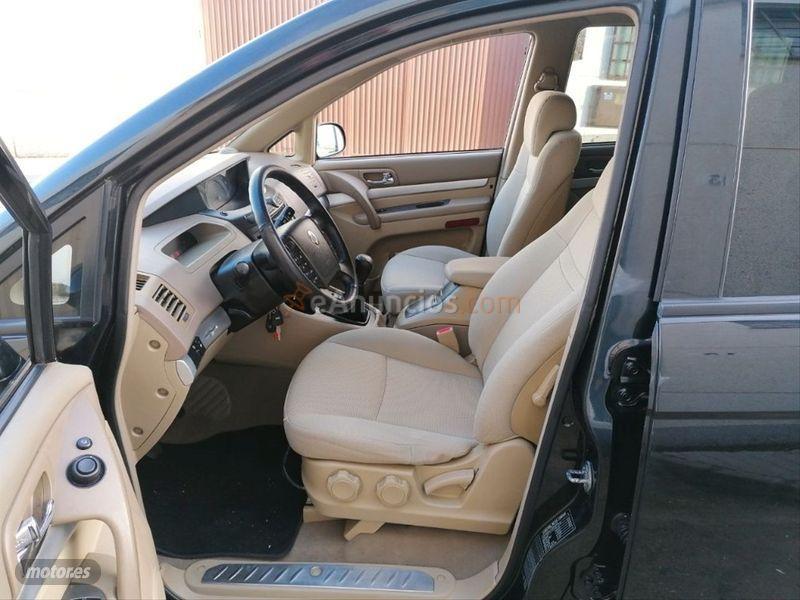 Ssangyong Rodius 270Xdi de 2009 con 110.000 Km por 6.900 EUR. en Salamanca