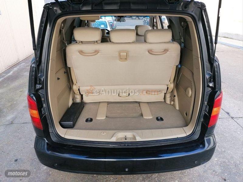 Ssangyong Rodius 270Xdi de 2009 con 110.000 Km por 6.900 EUR. en Salamanca