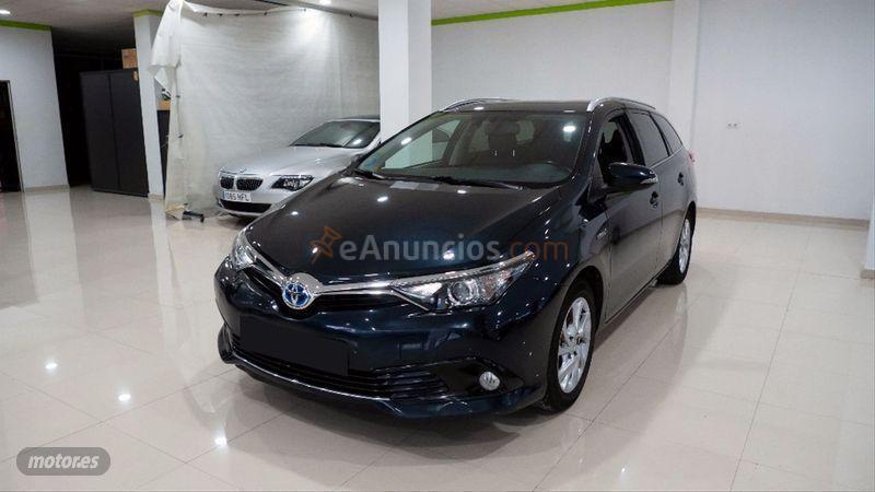 Toyota Auris 1.8 140H Active Touring Sports de 2016 con 165.998 Km por 10.500 EUR. en Almeria