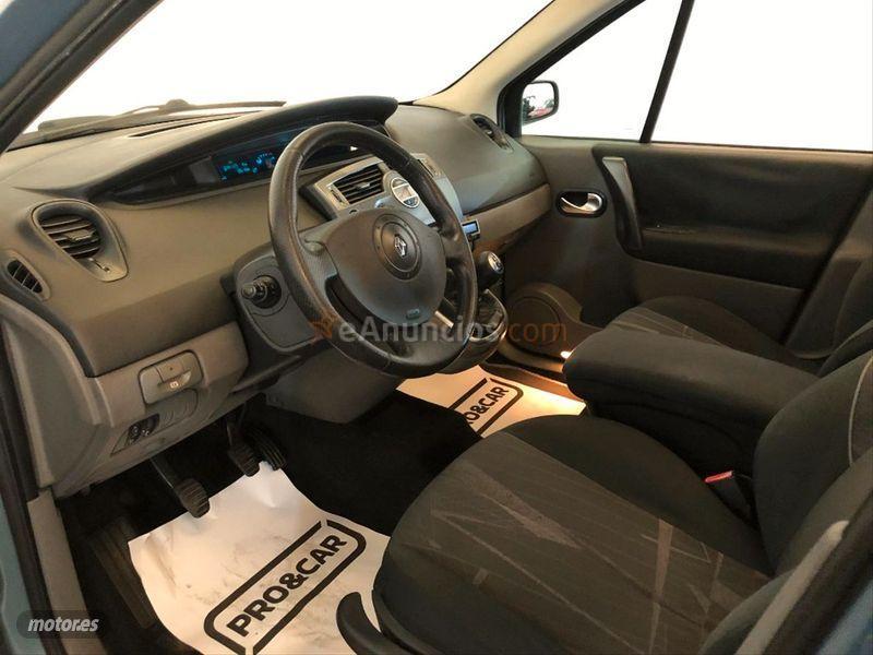 Renault Scenic LUXE DYNAMIQUE 1.9DCI de 2004 con 244.000 Km por 2.790 EUR. en Valencia