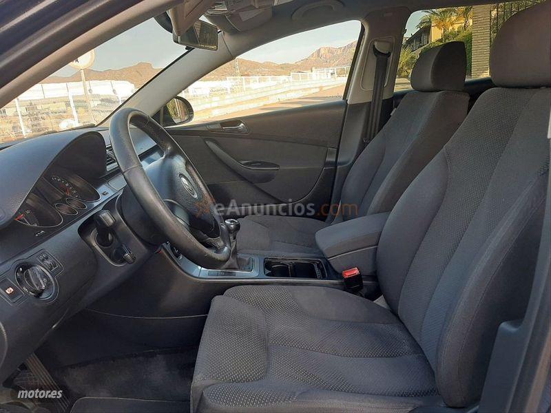 Volkswagen Passat Variant 1.9 TDI Advance de 2006 con 310.000 Km por 3.600 EUR. en Murcia