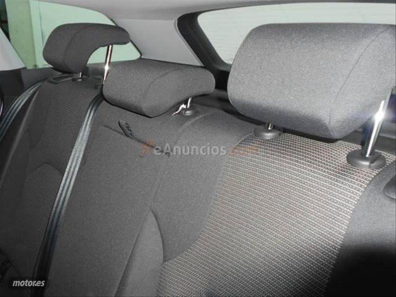 Seat Leon ST 1.6 TDI 85kW 115CV StSp Style de 2019 con 93.775 Km por 15.900 EUR. en Granada