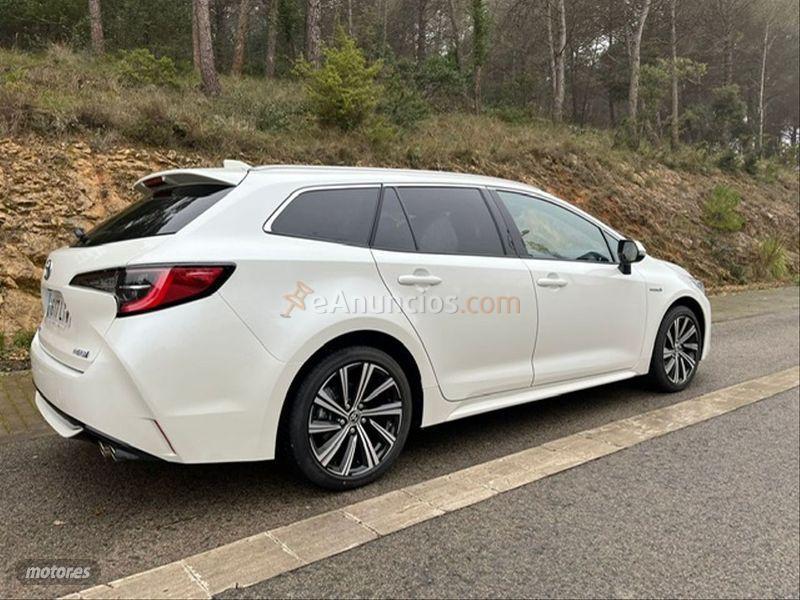 Toyota Corolla 2.0 180H STYLE ECVT TOURING SPORT de 2021 con 1.999 Km por 25.990 EUR. en Barcelona