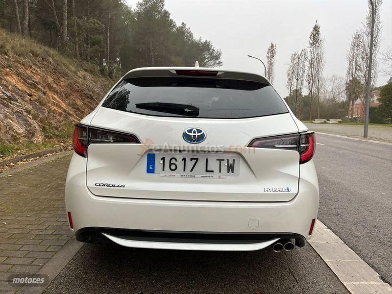Toyota Corolla 2.0 180H STYLE ECVT TOURING SPORT de 2021 con 1.999 Km por 25.990 EUR. en Barcelona