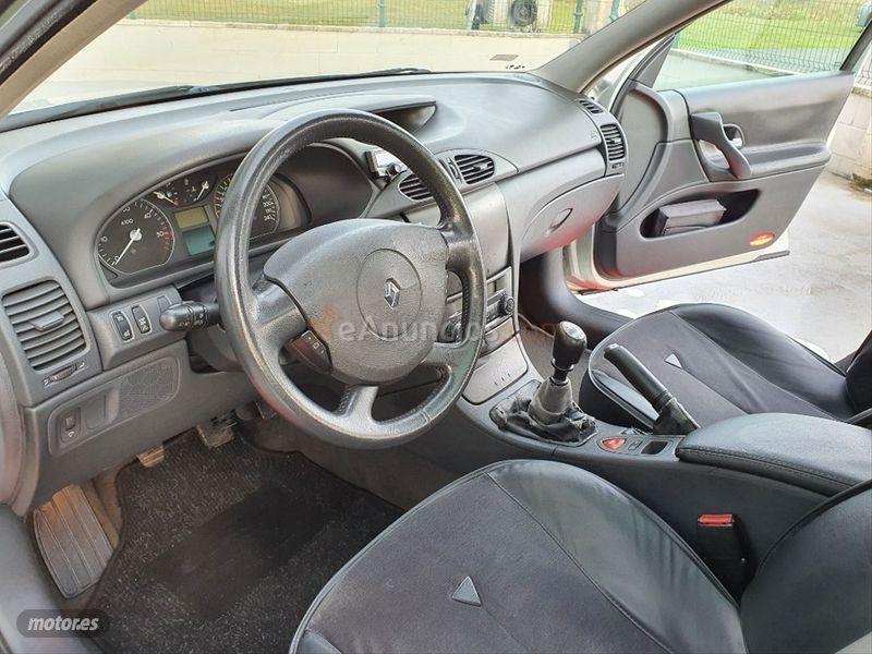 Renault Laguna GRAND TOUR PRIVILEGE 2.2dCi de 2004 con 173.000 Km por 4.500 EUR. en La Coruna