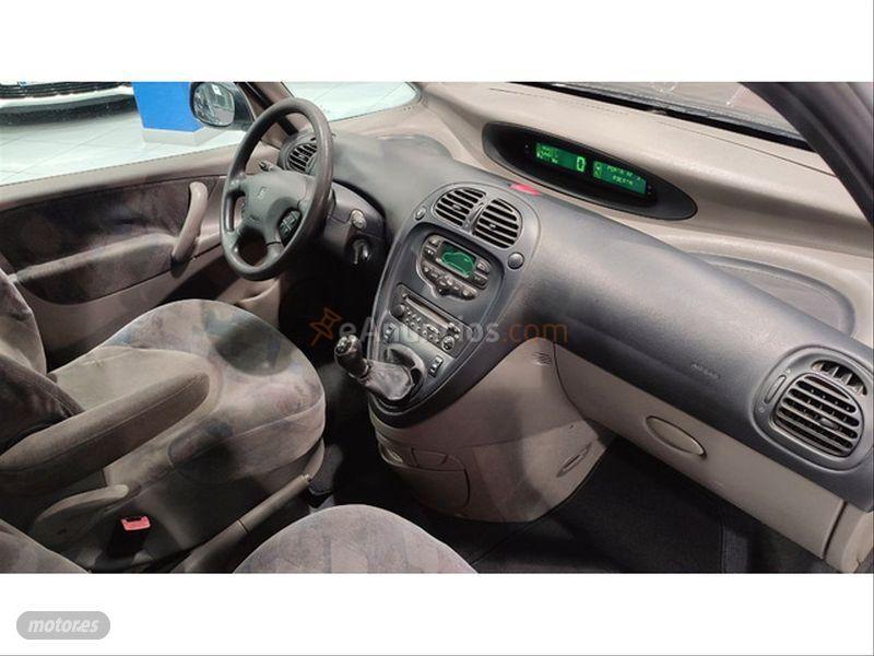 Citroen Xsara Picasso 1.8 16V de 2001 con 105.000 Km por 3.300 EUR. en Madrid