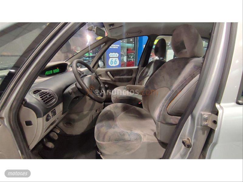 Citroen Xsara Picasso 1.8 16V de 2001 con 105.000 Km por 3.300 EUR. en Madrid