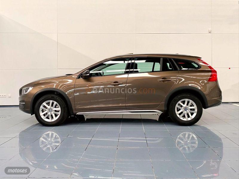 Volvo V 60 2.0 D3 Cross Country de 2017 con 77.800 Km por 22.990 EUR. en Alava