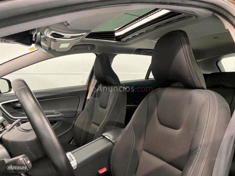 Volvo V 60 2.0 D3 Cross Country de 2017 con 77.800 Km por 22.990 EUR. en Alava