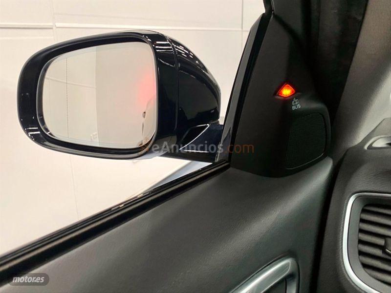 Volvo V 60 2.0 D3 Cross Country de 2017 con 77.800 Km por 22.990 EUR. en Alava