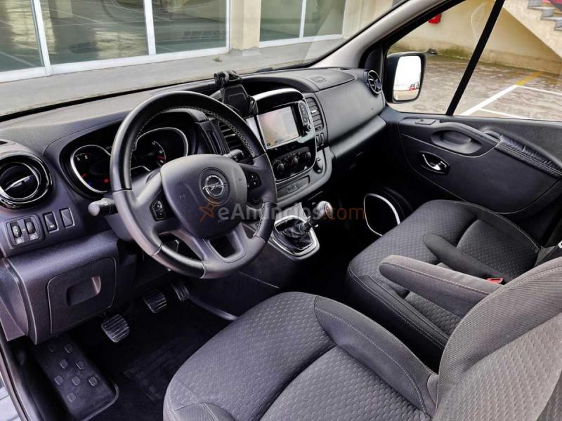 Opel Vivaro 1.6 CDTi 125cv LARGA BITURBO con NAVEGADOR, CAMARA, 9 PLAZAS... 