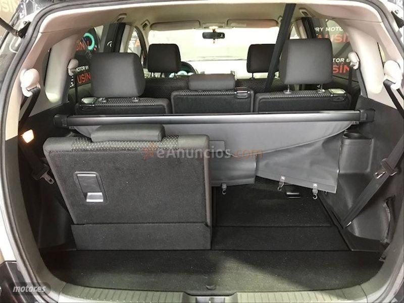 Toyota Corolla Verso 2.2 D4D 136 CV Luna de 2008 con 271.000 Km por 4.800 EUR. en Madrid