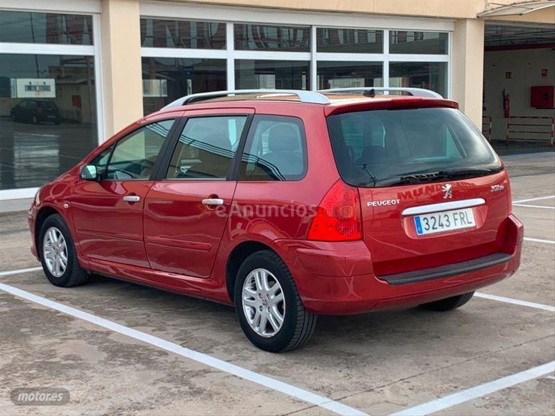 Peugeot 307 SW 1.6 de 2007 con 150.000 Km por 3.500 EUR. en Barcelona