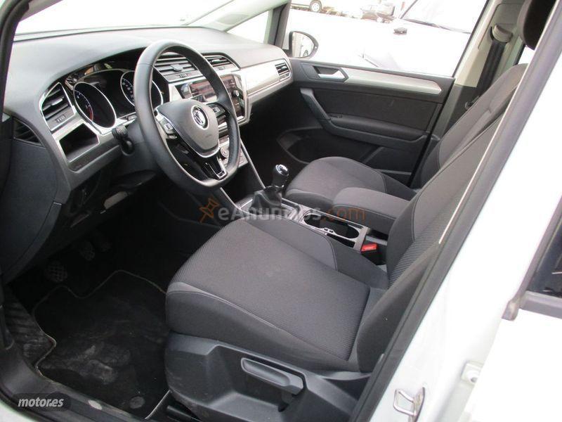 Volkswagen Touran Business 1.6 TDI 85kW 115CV de 2018 con 59.999 Km por 21.900 EUR. en Malaga