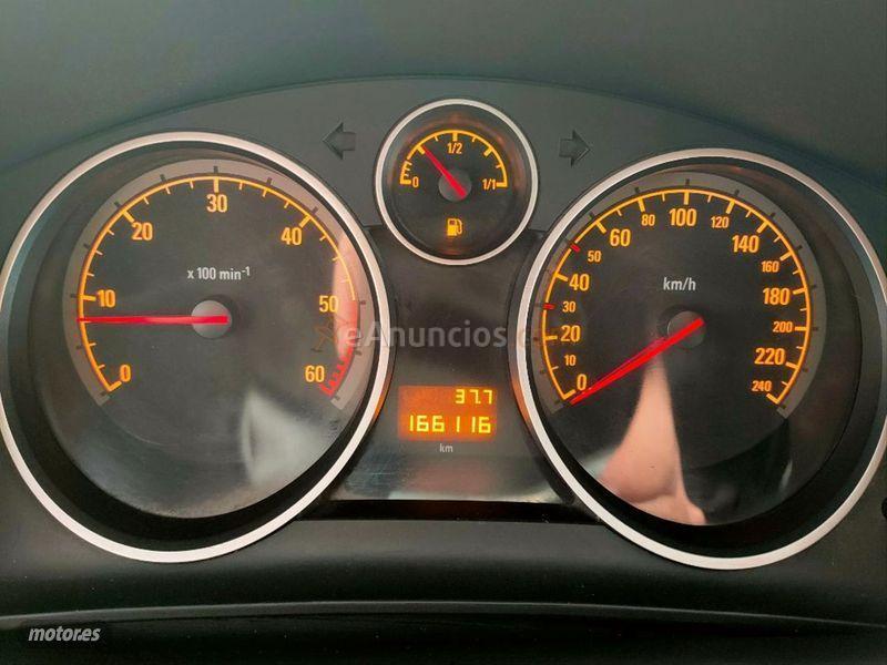 Opel Astra Twin Top 1.9 CDTi Cosmo de 2009 con 165.987 Km por 3.450 EUR. en Madrid