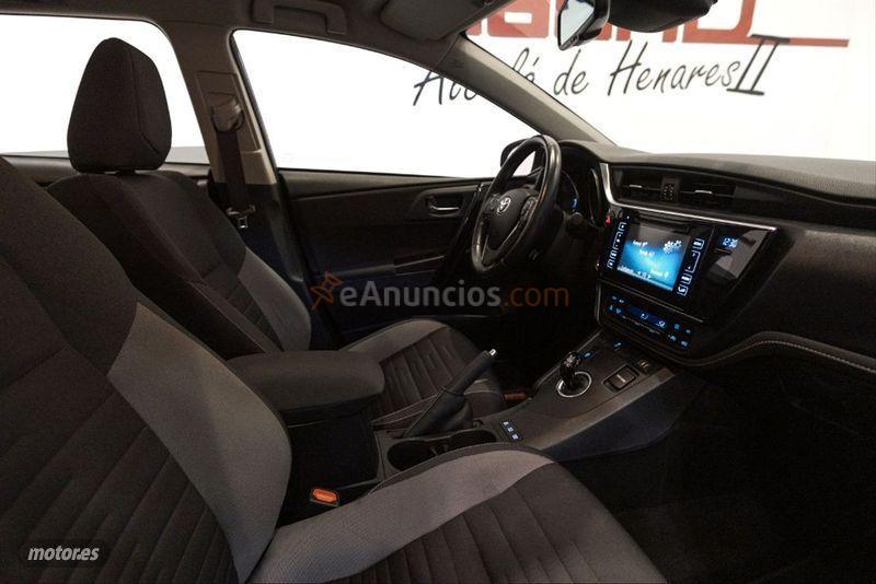 Toyota Auris 1.8 140H Advance Touring Sports de 2017 con 84.887 Km por 15.790 EUR. en Madrid