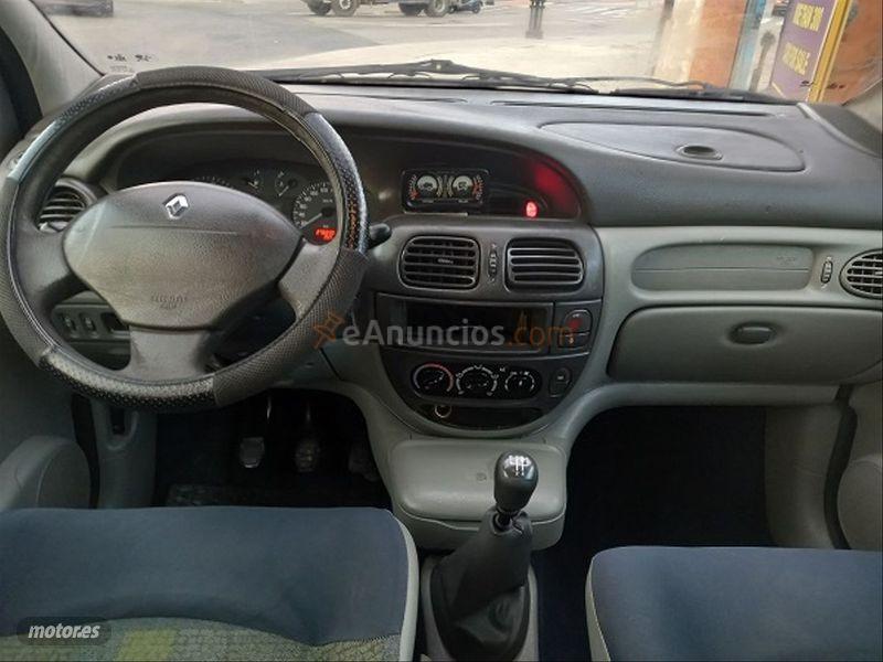 Renault Megane SCENIC AUTHENTIQUE 1.9DTI de 2001 con 276.000 Km por 2.500 EUR. en Malaga